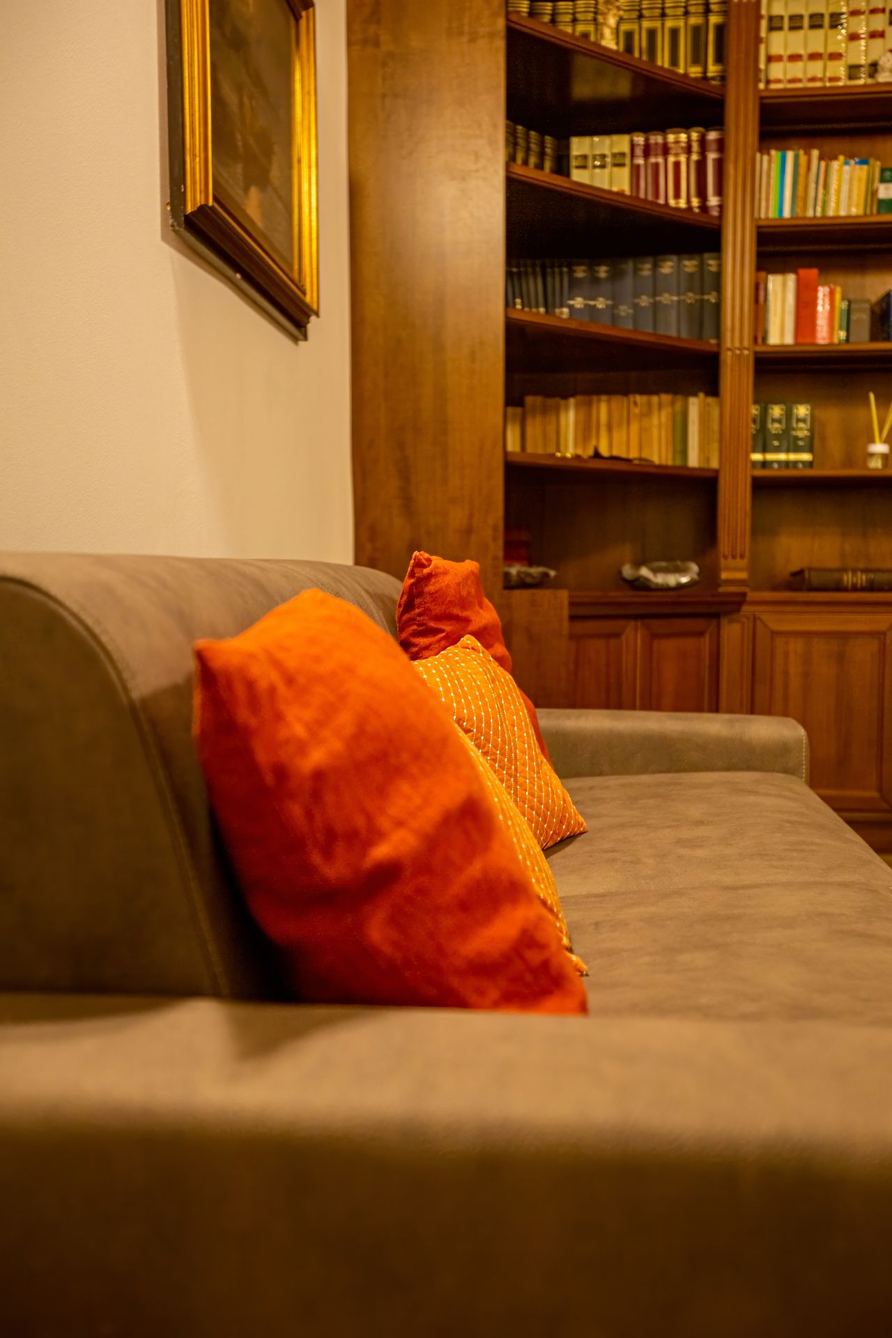 Soggiorno Libreria con Angolo Cottura