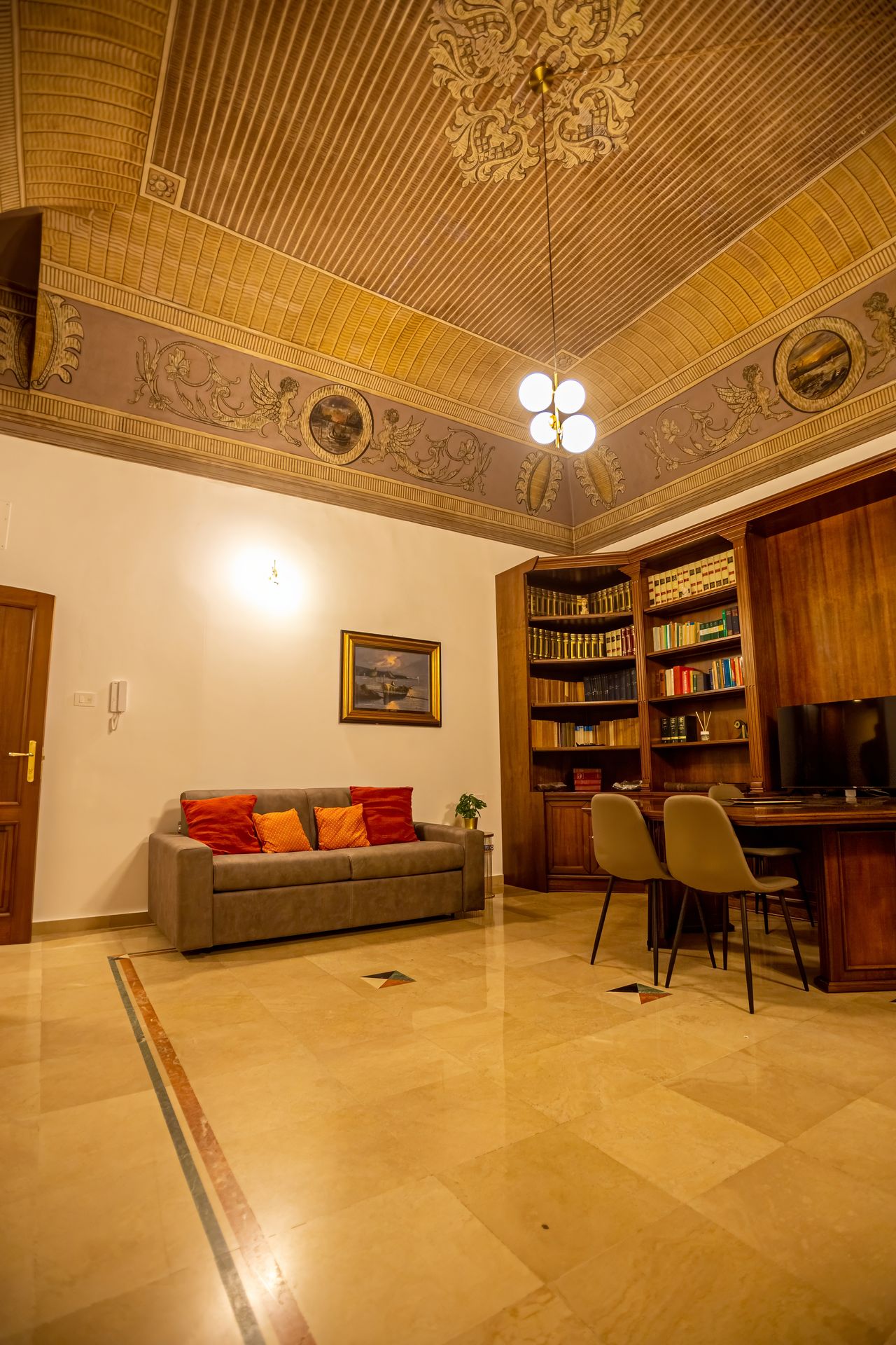 Soggiorno Libreria con Angolo Cottura